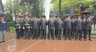 Ergani'de yağmur altında 29 Ekim Cumhuriyet Bayramı kutlamaları