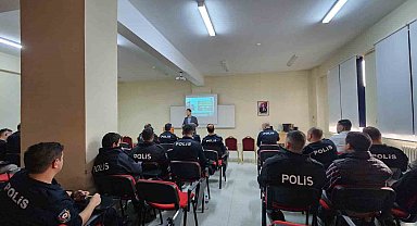 Erzincan POMEM'de polis memurlarına "Baba Okulu" semineri