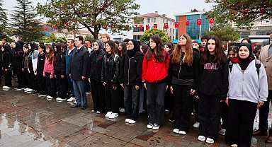 Erzincan'da 29 Ekim Cumhuriyet Bayramı için çelenk sunma töreni düzenlendi