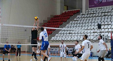 Erzincan'da Kamu Spor Oyunları Voleybol İl Birinciliği başladı