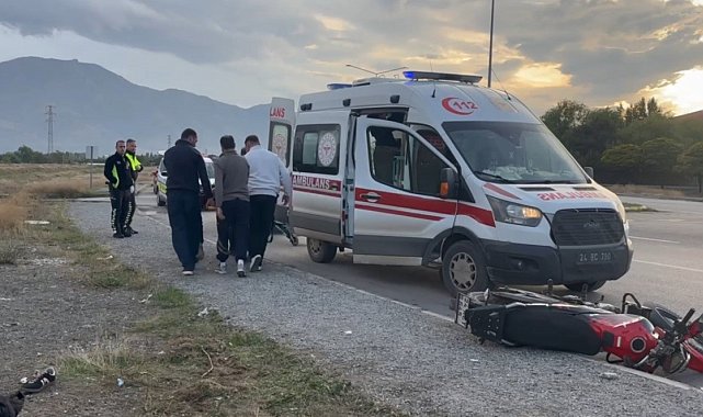 Erzincan'da motosikletle savrulan sürücü yaralandı