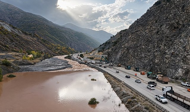 Erzincan'da sel ve heyelanın yol açtığı tahribat havadan görüntülendi