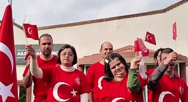 Erzurum Büyükşehir Belediyesi'nin özel öğrencili "Cumhuriyet" klibi sosyal medyada rekor kırıyor