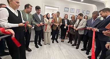 Erzurum protokolü Doç. Dr. Sertaç Zengil'in muayenehane açılışında buluştu