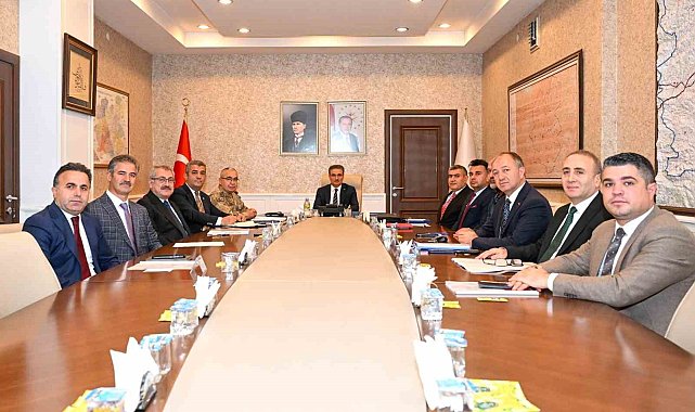 Erzurum'da gençlerin dijital dünyası masaya yatırıldı