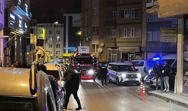 Erzurum'da hareketli gece: Çatıya çıkan firari şahıs ikna edilerek gözaltına alındı