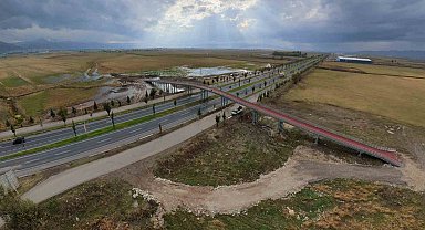 Erzurum'da hayvanların güvenli geçişi için yapılan ekolojik köprü tamamlandı