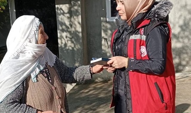 Erzurum'da "Çınarlarımızla Bir Ömür Bir Dua" projesiyle büyüklerin kapısı çalınıyor