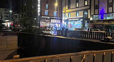 Erzurum'da sağanak alarmı: İnşaat alanında çökme meydana geldi, cadde trafiğe kapatıldı