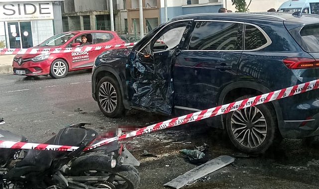 Esenyurt'ta motosiklet ile otomobil çarpıştı: 19 yaşındaki sürücü hayatını kaybetti