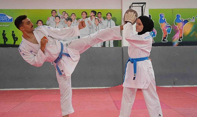 Eşiyle yaptığı antrenmanlarla dünya şampiyonluğuna uzandı