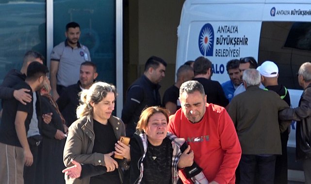 Eski amatör futbolcu masterlar turnuvası için geldiği Antalya'da hayatını kaybetti, yakınları gözyaşlarına boğuldu
