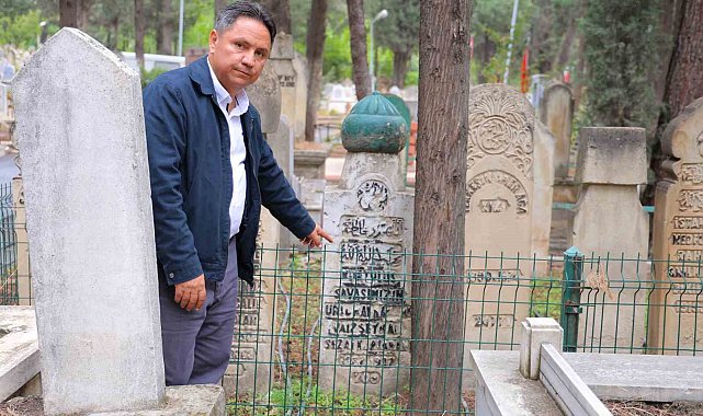 Eski Türkçe harflerle hazırlanan mezar taşının ardındaki Şeyh Ali Sezai Efendi'nin hikayesi