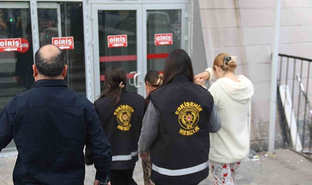 Eskişehir'de 2 evden hırsızlık olayının şüphelileri tutuklandı