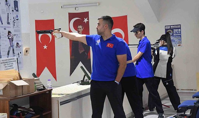 Eskişehir'de 29 Ekim Cumhuriyet Bayramı havalı silahlar atıcılık kupası gerçekleştirildi