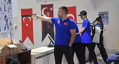 Eskişehir'de 29 Ekim Cumhuriyet Bayramı havalı silahlar atıcılık kupası gerçekleştirildi