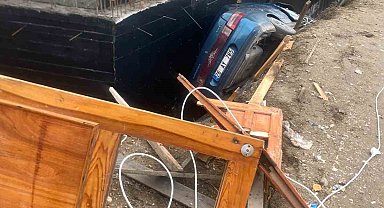 Eskişehir'de kontrolden çıkan otomobil inşaatın temeline uçtu