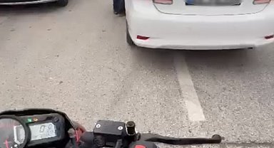Eskişehir'de motosikletli ile sürücü arasında "emekli polis" tartışması