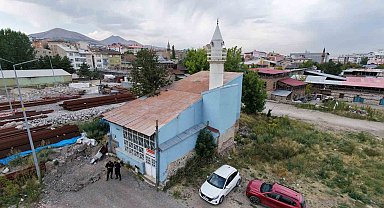 Evden bozma cami, kentsel dönüşümün ortasında zamana direniyor