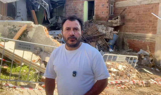Evi yıkıldı, malzemeleri çöpe gitti