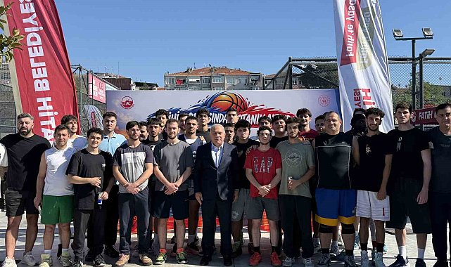 Fatih'te 'Tarihin Ortasında, Potanın Altında' basketbol heyecanı