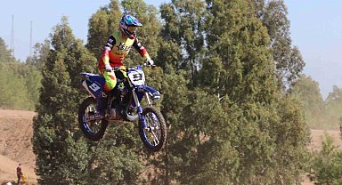 Fethiye'de ilk gün motokros yarışları nefesleri kesti