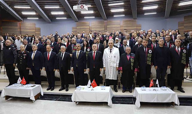 Fırat Üniversitesi'nde yeni akademik yıl başladı
