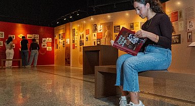 Fotoğrafın 200. yılında İzmir'in görsel hafızası kitapla buluştu