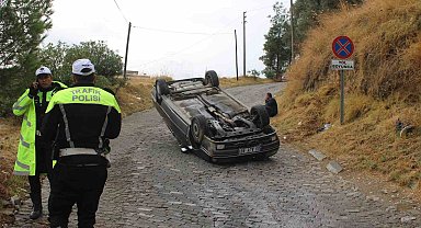 Freni tutmayan otomobil takla attı