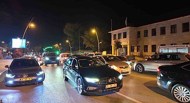 Galatasaray'ın derbi galibiyeti, Erzurum Cumhuriyet Caddesi'nde kutlandı