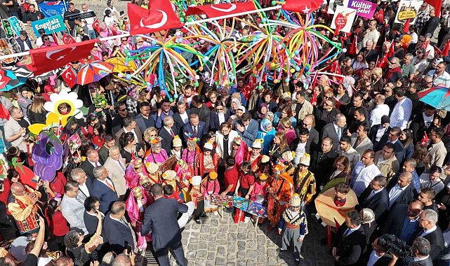 GastroAntep renkli kortej ile başladı