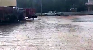 Gaziantep'te etkili olan dolu ve sağanak hayatı olumsuz etkiledi