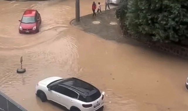 Gaziantep'te etkili olan sağanak hayatı olumsuz etkiledi