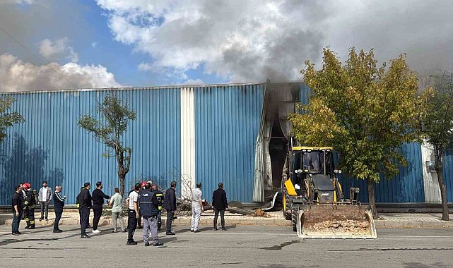 Gaziantep'te pamuk fabrikasında çıkan yangın kontrol altına alındı
