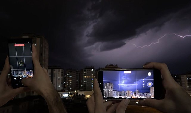 Gaziantep'te şimşekler geceyi aydınlattı