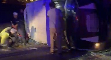 Gaziantep'te tarım işçilerini taşıyan minibüs otomobille çarpıştı: 1 ölü, 7 yaralı