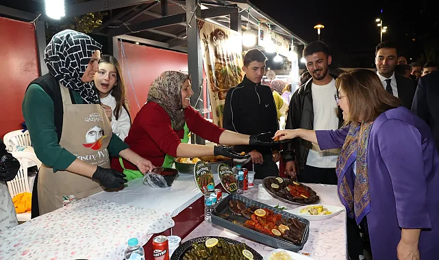 Gaziantep'te Başkan Şahin'den GastroAntep stantlarına yakın ilgi