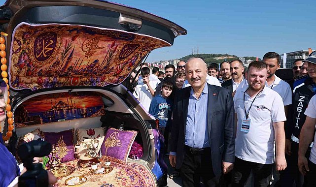 Gebze'de modifiyeli araç tutkunları festivalde buluştu