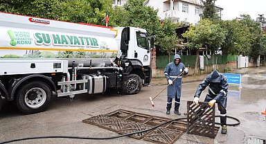 Gebze'de ekiplerden sağanak mesaisi