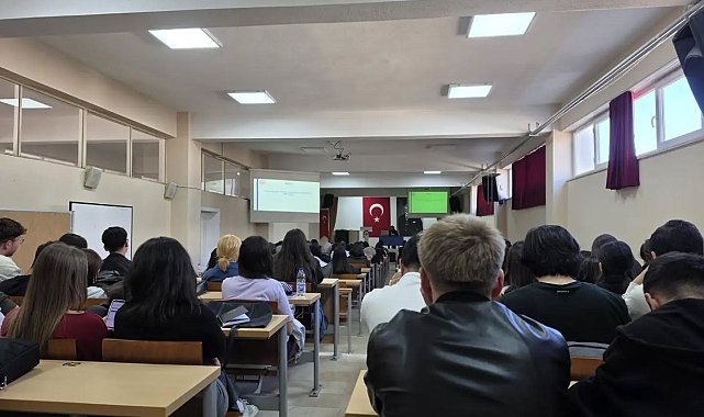 Gediz'de üniversite öğrencilerine güvenli ilişkiler eğitimi