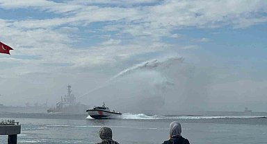 Gemlik'te Cumhuriyet Bayramı coşkusu denize taştı