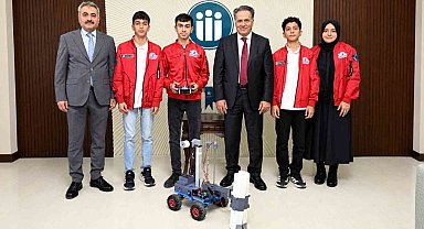Genç buluşçular Rektör Akpolat ile buluştu