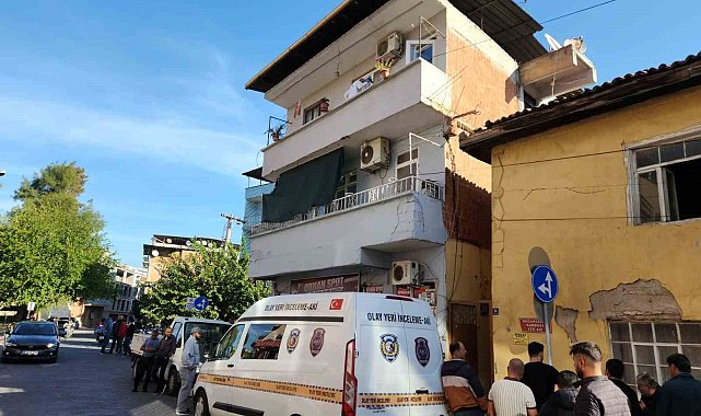 Genç kadın banyoda ölü bulundu