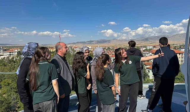 Gençlerin bilim ve uzay merakı gözlemevinde buluştu