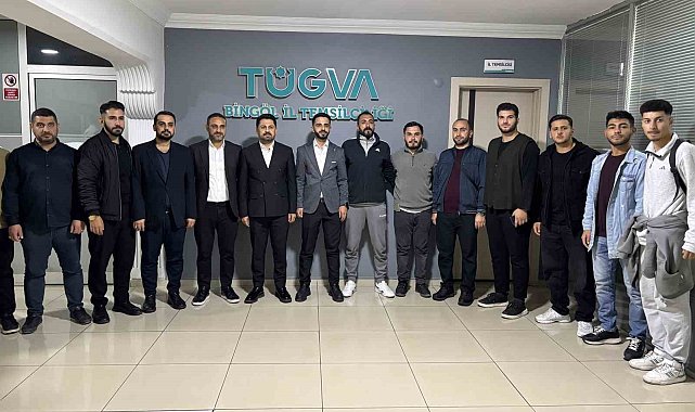 Gençlerle bir araya gelen AK Parti İl Başkanı Yılmaz Seven: "Bizim geleceğimiz sizlersiniz"