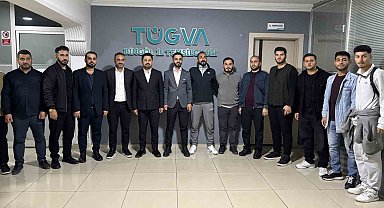 Gençlerle bir araya gelen AK Parti İl Başkanı Yılmaz Seven: "Bizim geleceğimiz sizlersiniz"