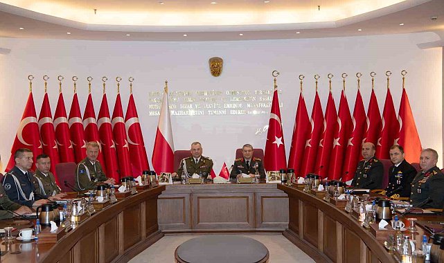 Genelkurmay Başkanı Bayraktaroğlu, Polonyalı mevkidaşı Kukula ile görüştü