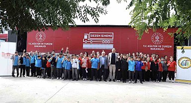 Gezen sinema ilkokul öğrencileri ile buluşuyor