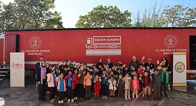 Gezen sinema tırı Düzce'de çocukları sinemayla buluşturdu