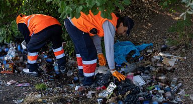 Gölbaşı Belediyesi ekipleri topladıkları şişeleri sergiledi